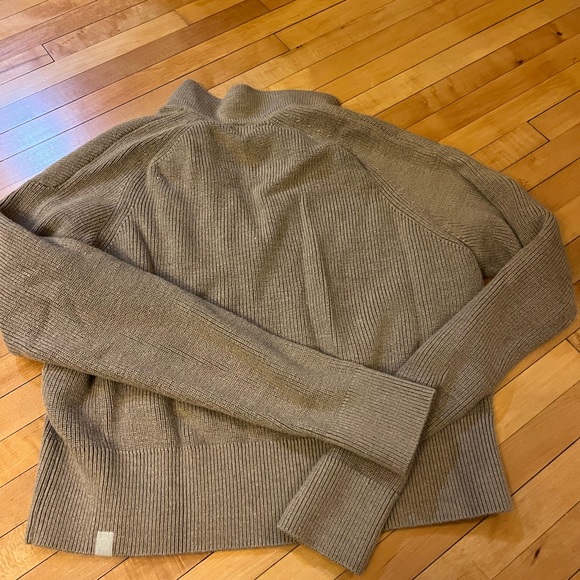 Lululemon collared merino wool blend sweater - Picture 5 of 7